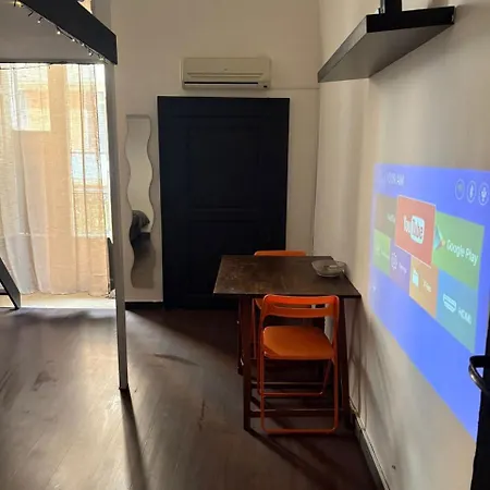 Apartment Chill Out *